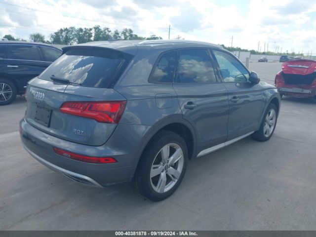 WA1ANAFY3J2012989 Audi Q5 2.0t Premium/2.0t Tech Premium