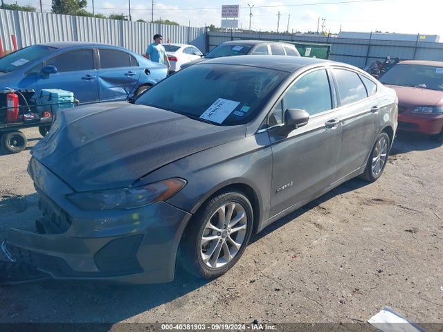 Ford Fusion Hybrid Se 2019 3FA6P0LU7KR257119 Image 2