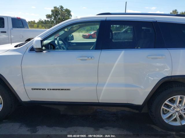 1C4RJEAG3HC789025 Jeep Grand Cherokee Laredo 4x2