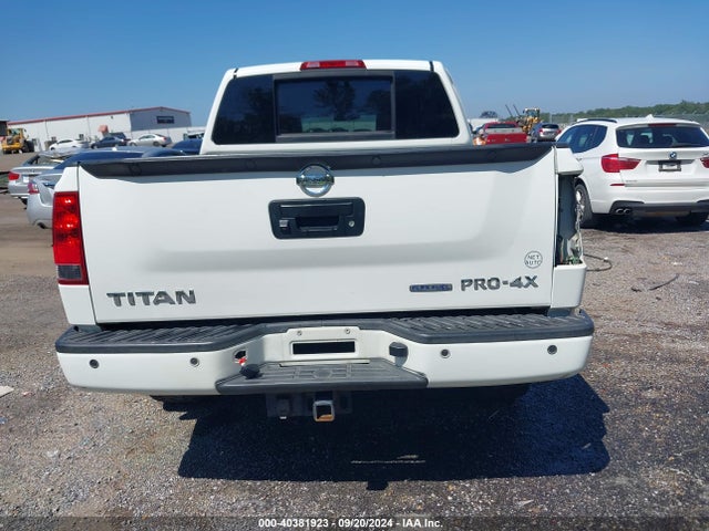 Nissan Titan Pro-4x 2014 1N6BA0EC5EN502146 Image 16