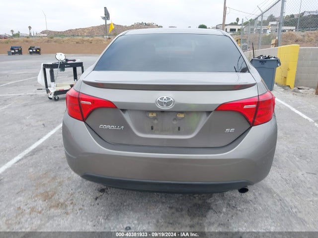 Toyota COROLLA SE 2018 5YFBURHE5JP819434 Image 17