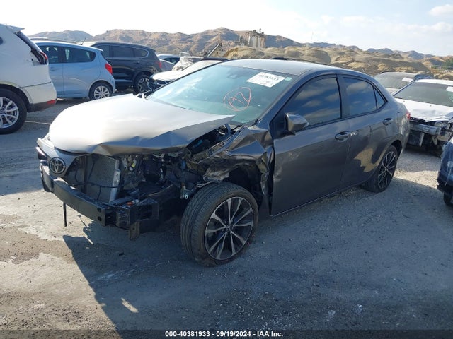 Toyota COROLLA SE 2018 5YFBURHE5JP819434 Image 2