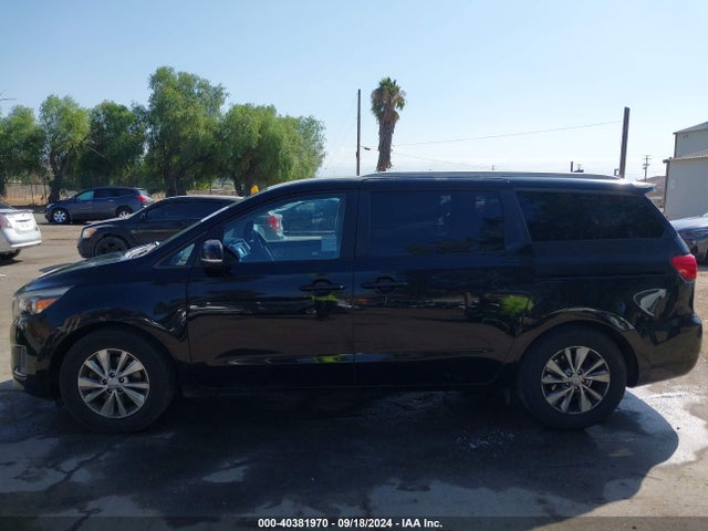 KIA SEDONA LX 2016 KNDMB5C15G6094414 Image 14