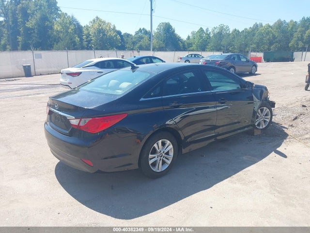 5NPEB4AC3EH946555 Hyundai SONATA GLS