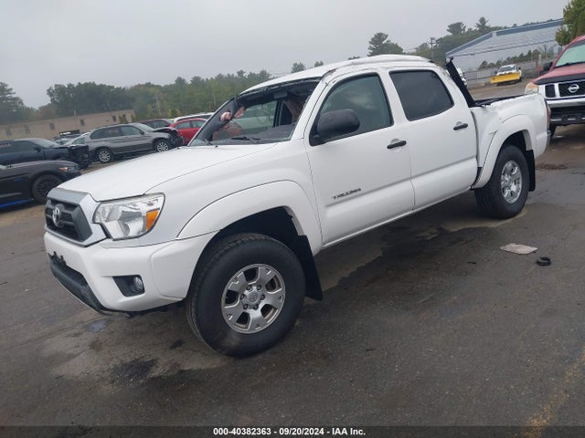 Toyota Tacoma Base V6 2015 3TMLU4EN6FM195525 Image 2