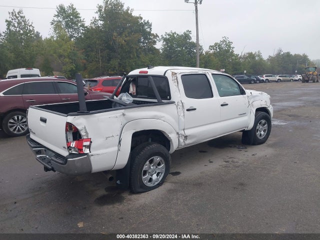 Toyota Tacoma Base V6 2015 3TMLU4EN6FM195525 Image 4
