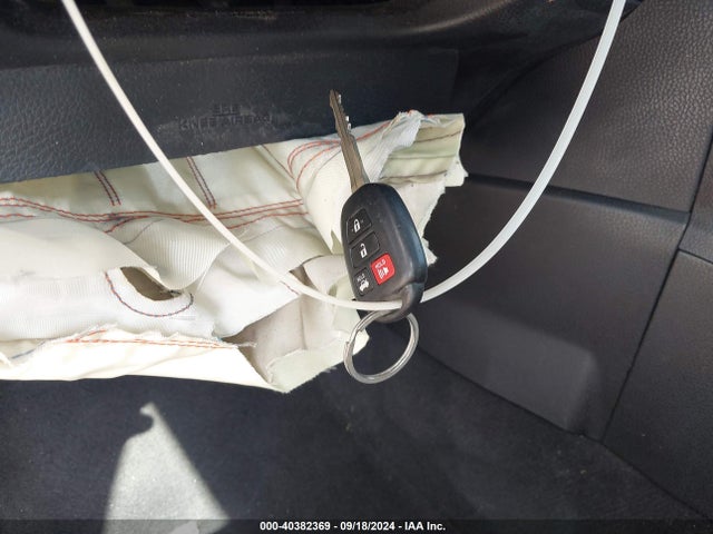 Toyota COROLLA LE 2016 5YFBURHE8GP454336 Image 11