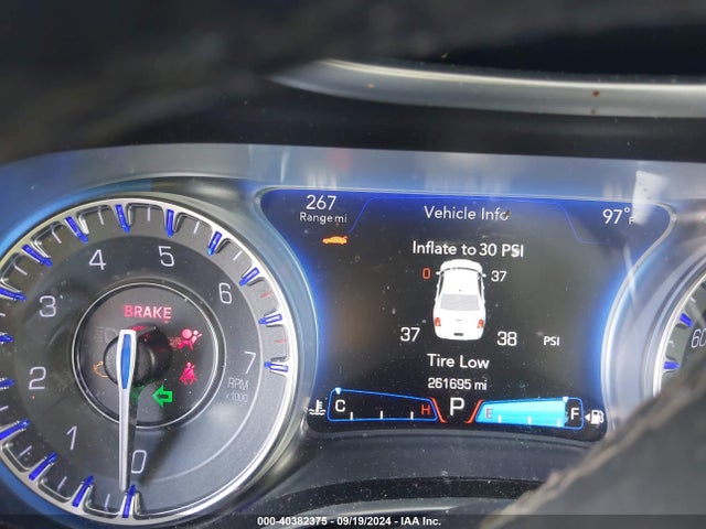 Chrysler 300C 2016 2C3CCAEG0GH282392 Image 15