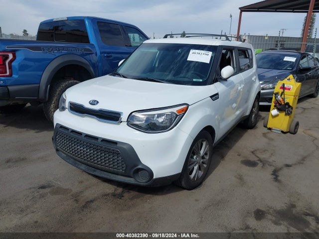 KIA SOUL + 2015 KNDJP3A58F7213337 Image 2