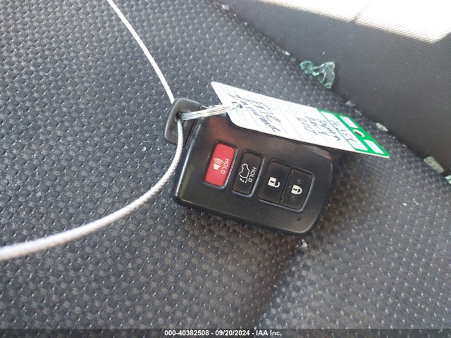 Toyota Rav4 Xle 2017 2T3RFREV1HW561779 Image 11