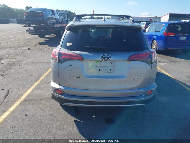 Toyota Rav4 Xle 2017 2T3RFREV1HW561779 Image 16
