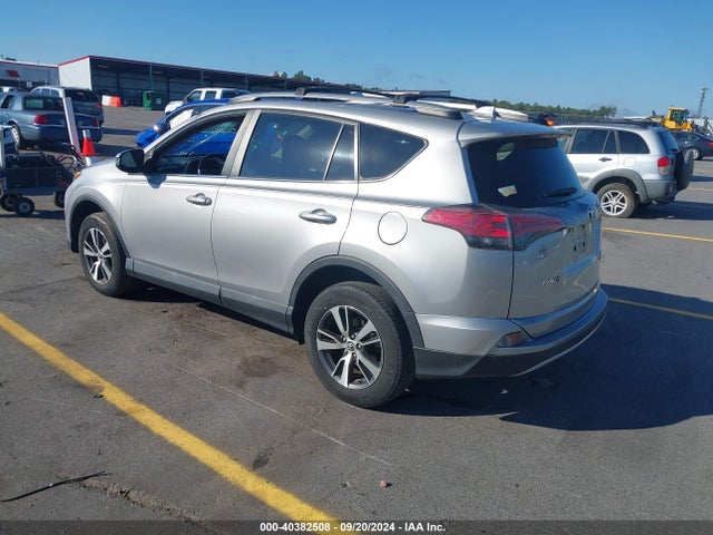 Toyota Rav4 Xle 2017 2T3RFREV1HW561779 Image 3