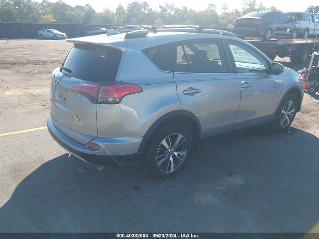 Toyota Rav4 Xle 2017 2T3RFREV1HW561779 Image 4