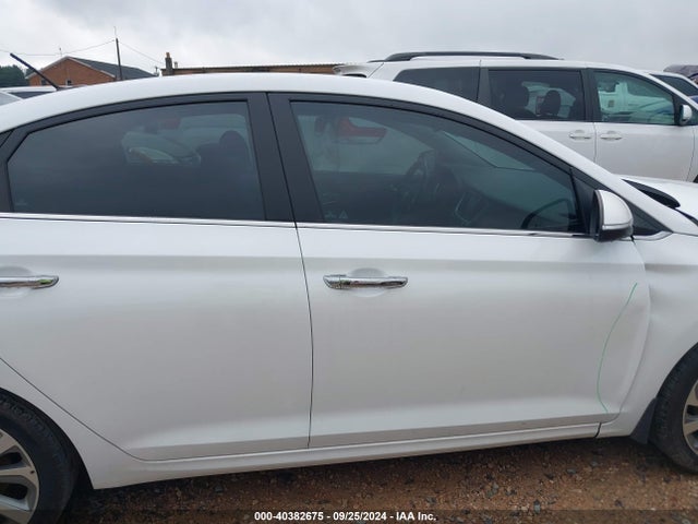 Hyundai Accent Limited 2022 3KPC34A64NE177681 Image 14