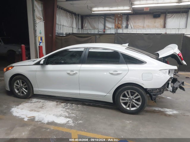 Hyundai Sonata 2017 5NPE24AF9HH530833 Image 15