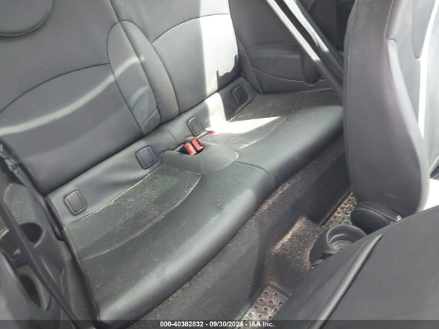 2010 MINI COOPER CLUBMAN WMWML3C56ATX36603 Photo 7