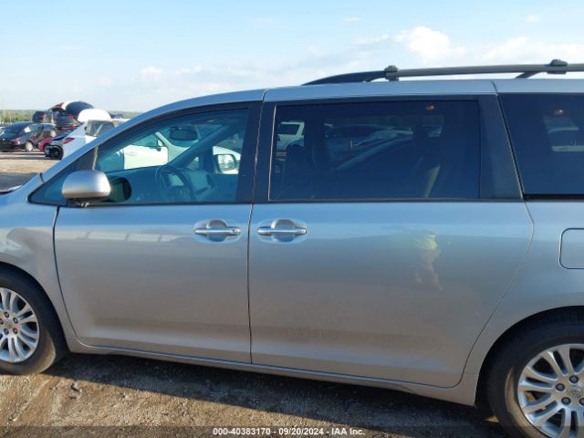 5TDYK3DC0FS635664 Toyota Sienna Xle Premium 8 Passenger