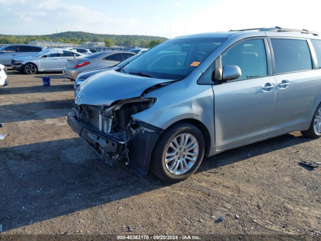 5TDYK3DC0FS635664 Toyota Sienna Xle Premium 8 Passenger