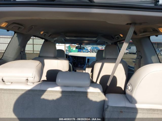 5TDYK3DC0FS635664 Toyota Sienna Xle Premium 8 Passenger