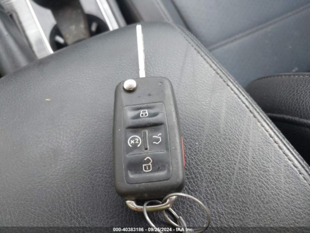 1VWBT7A33GC052746 Volkswagen Passat 1.8t Se