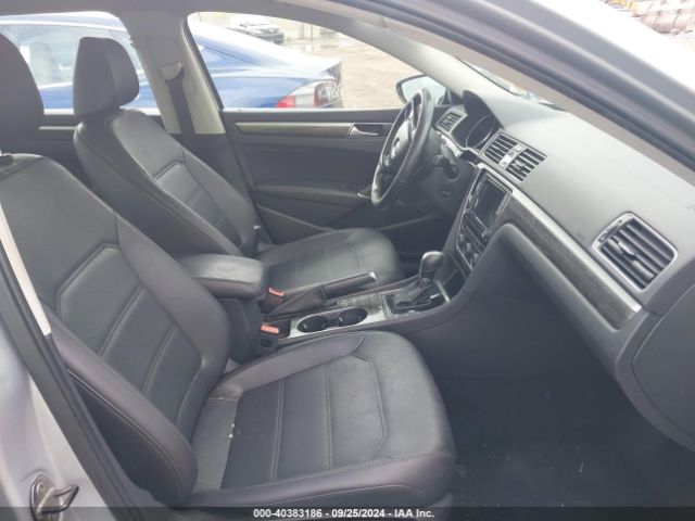 1VWBT7A33GC052746 Volkswagen Passat 1.8t Se