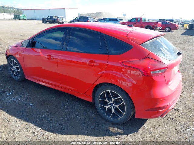 Ford FOCUS SE 2016 1FADP3K26GL221534 Image 3