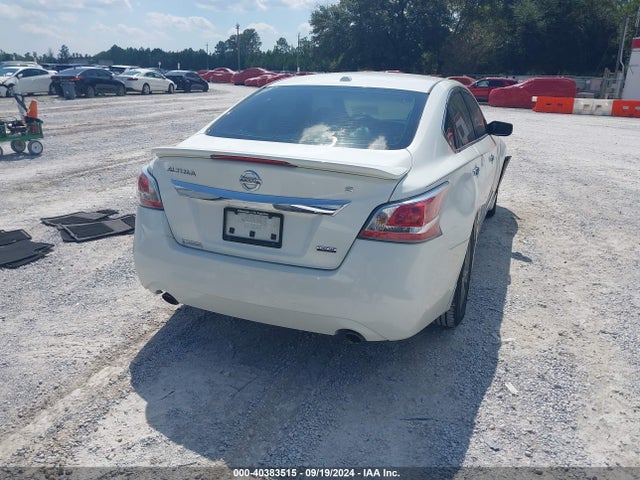 Nissan Altima 2.5 S 2015 1N4AL3AP5FC484799 Image 15
