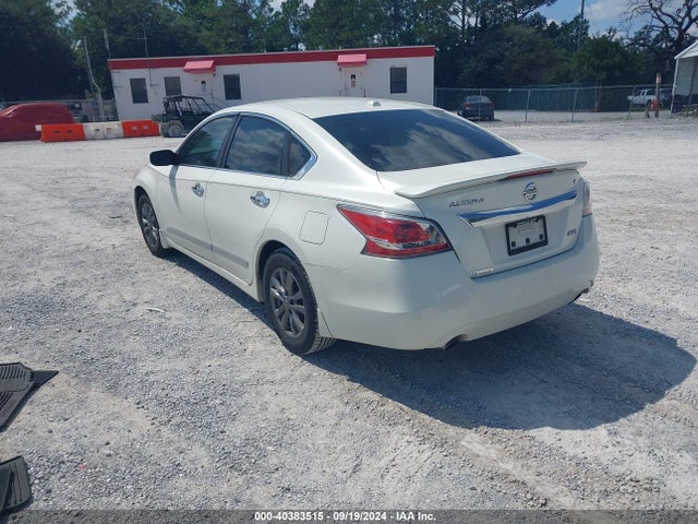 Nissan Altima 2.5 S 2015 1N4AL3AP5FC484799 Image 3