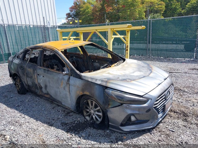 Hyundai SONATA SE 2018 5NPE24AF3JH703154 Image 1