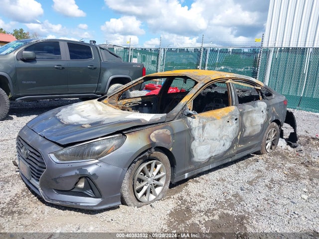 Hyundai SONATA SE 2018 5NPE24AF3JH703154 Image 2