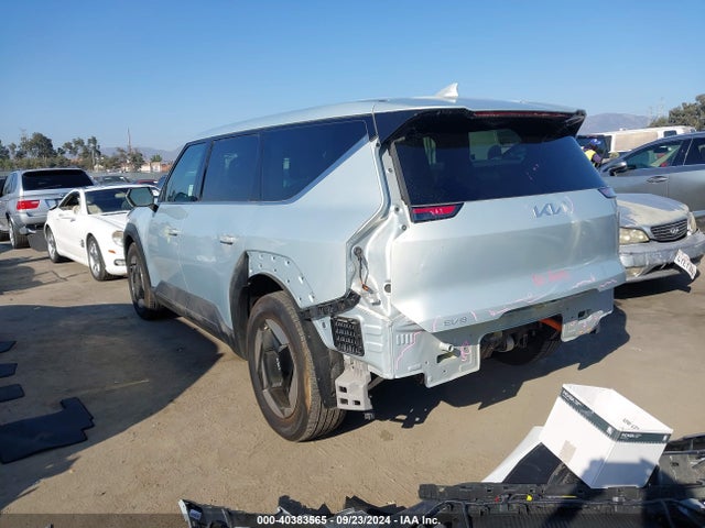 KIA Ev9 Light Long Range 2024 KNDAB5S18R6027314 Image 3