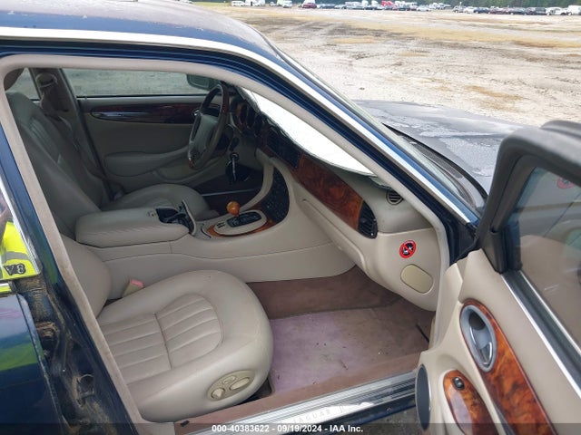 1999 JAGUAR XJ8 SAJHX6046XC858474 Photo 4