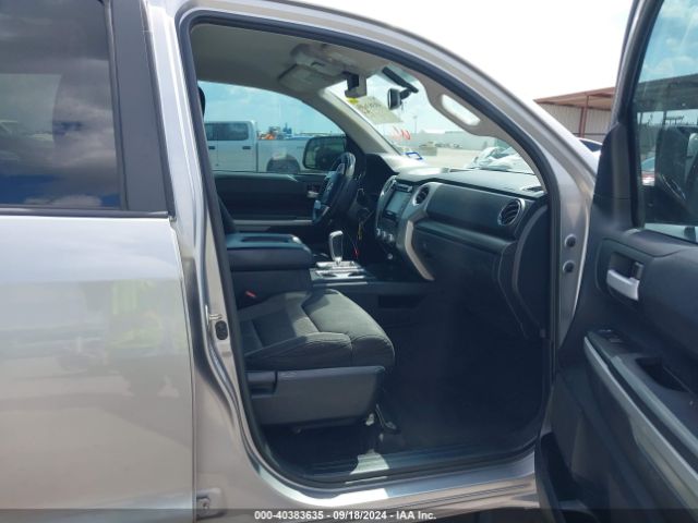 5TFEW5F12HX219093 Toyota Tundra Sr5 5.7l V8