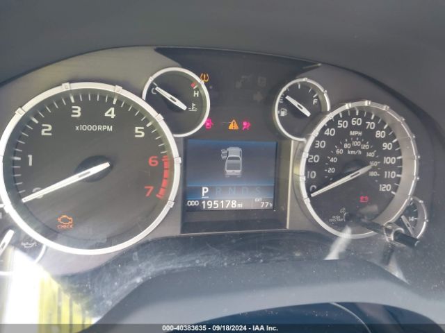 5TFEW5F12HX219093 Toyota Tundra Sr5 5.7l V8