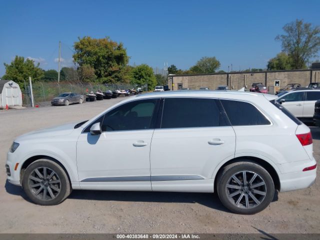 WA1LHAF76KD047345 Audi Q7 45 Premium