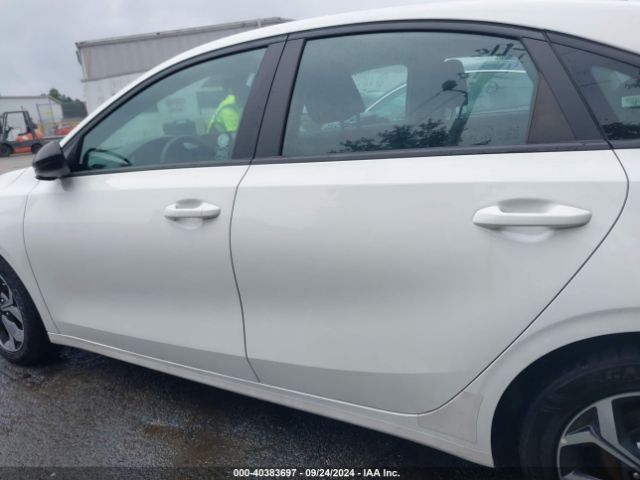 3KPF24AD0ME337715 KIA Forte Lxs