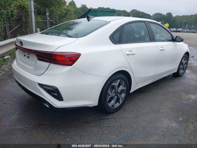 3KPF24AD0ME337715 KIA Forte Lxs
