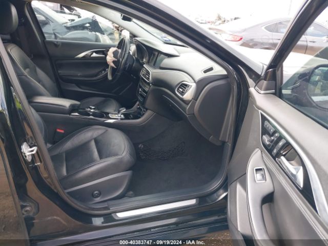 SJKCH5CP5HA032926 Infiniti Qx30 Premium