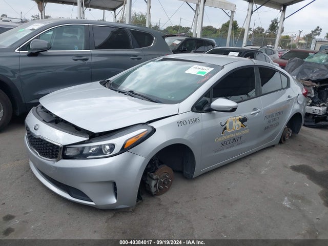 KIA FORTE LX 2018 3KPFL4A70JE255664 Image 2
