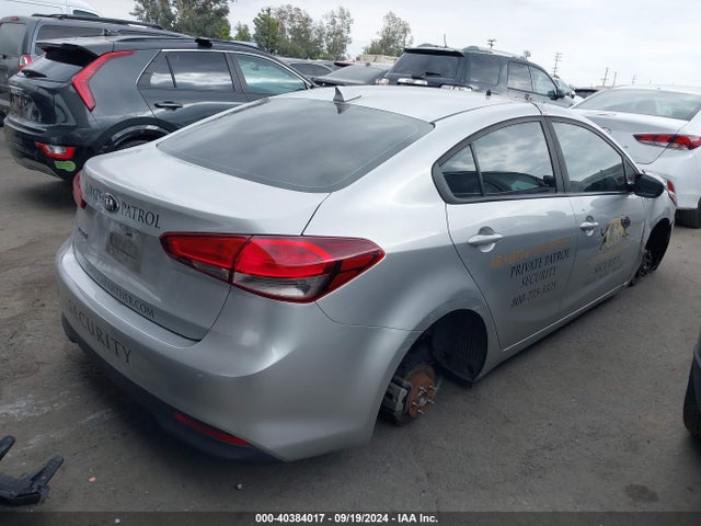 KIA FORTE LX 2018 3KPFL4A70JE255664 Image 4