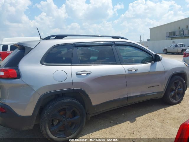 1C4PJLCB4JD542349 Jeep Cherokee Latitude Fwd