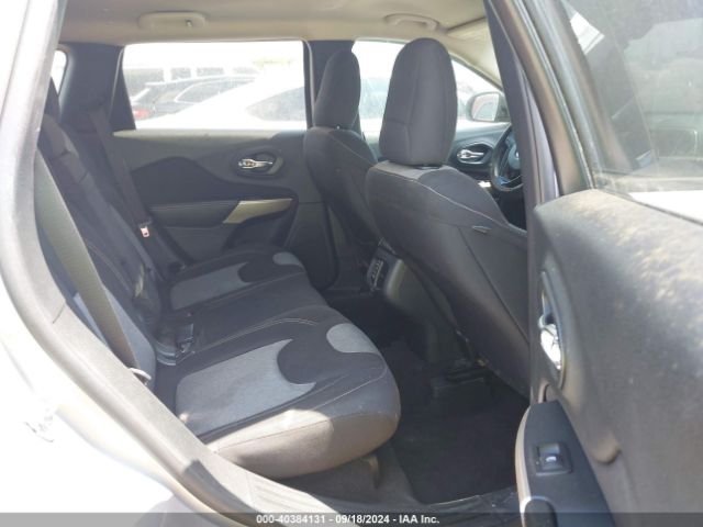 1C4PJLCB4JD542349 Jeep Cherokee Latitude Fwd