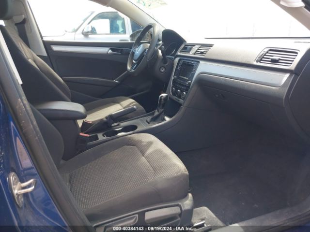 1VWAT7A35GC012826 Volkswagen Passat 1.8t S