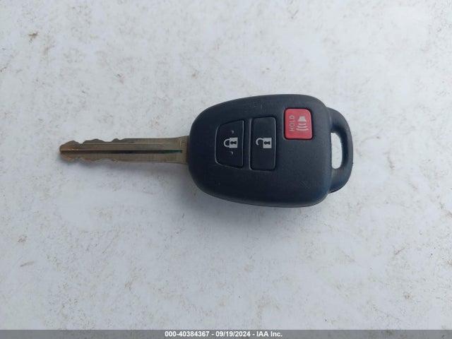 Toyota RAV4 LE 2014 JTMBFREV2ED050026 Image 11