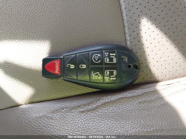 2C4RC1CG2ER307793 Chrysler Town & Country Touring-l