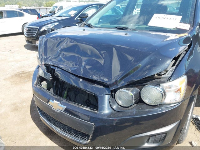 1G1JC6SH3F4210779 Chevrolet Sonic Lt Auto