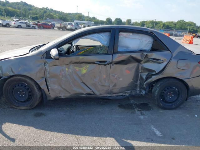 2T1BURHE9KC214138 Toyota COROLLA LE