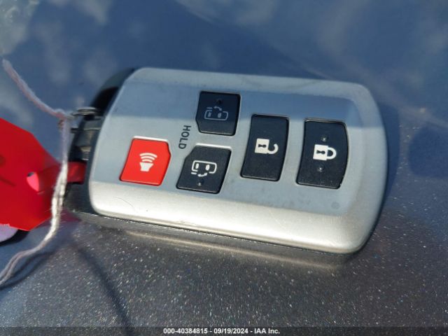 5TDKZ3DC1LS033000 Toyota SIENNA LE
