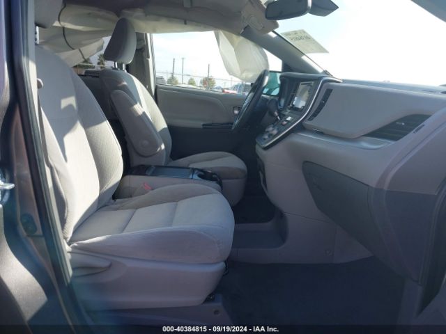 5TDKZ3DC1LS033000 Toyota SIENNA LE