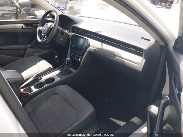 1VWAA7A35LC024328 Volkswagen Passat 2.0t S